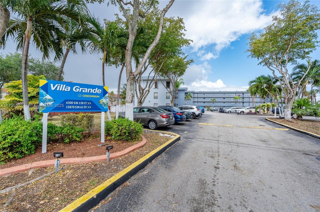 13870 SW 62nd St in Miami, FL - Building Photo