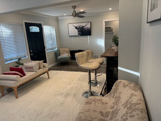 property at 1200 Tamarind Ave