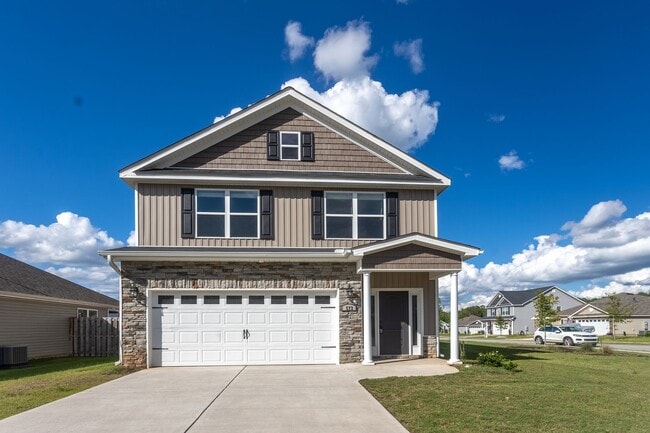 573 Schaver Lp in Aiken, SC - Foto de edificio - Building Photo