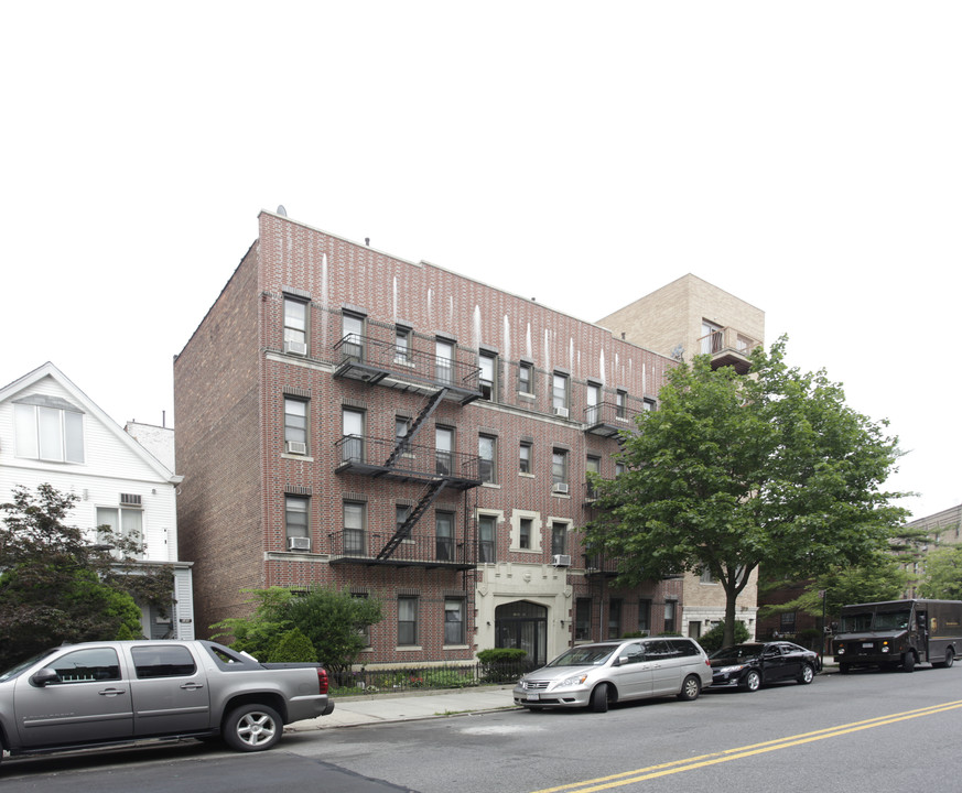 Dahill Court in Brooklyn, NY - Building Photo