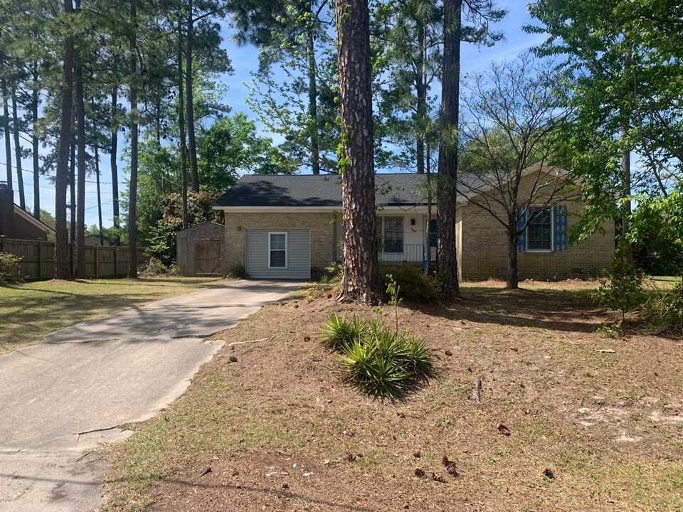 1209 Spring Valley Rd in Wilmington, NC - Building Photo