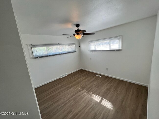 12 Carpenter Dr in Schenectady, NY - Building Photo - Building Photo