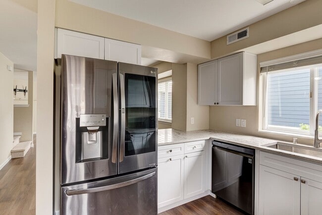 30875 State Rte 20 in Oak Harbor, WA - Building Photo - Building Photo
