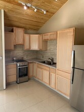 1116 Lakeshore Dr, Unit studio H in Canyon Lake, TX - Building Photo - Building Photo