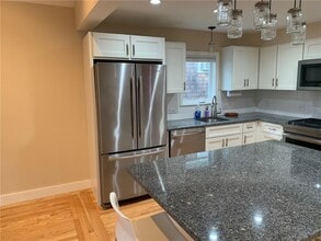 33 Dennison St in Newport, RI - Building Photo - Building Photo