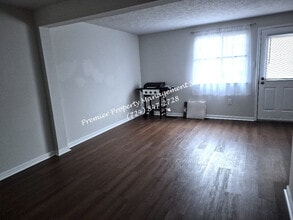 7809 Lafayette Square in Aliquippa, PA - Building Photo - Building Photo