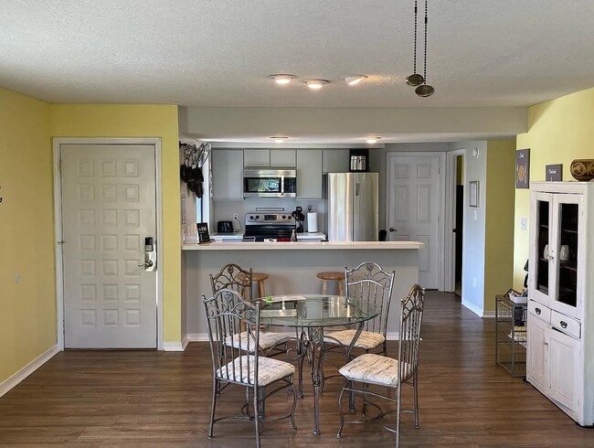 99 Ventura Dr, Unit 2B in Lake Ozark, MO - Building Photo - Building Photo