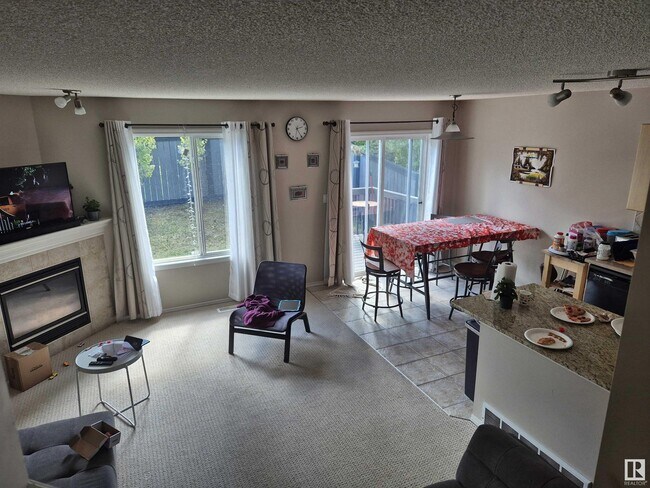 120 Magrath Rd NW in Edmonton, AB - Building Photo - Building Photo