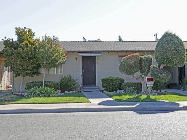 West Winds Apartments in Clovis, CA - Building Photo - Building Photo