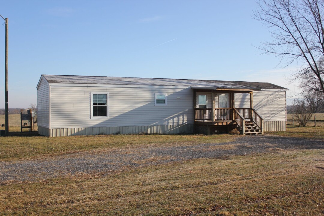 6242 Crossroads Ln in Timberville, VA - Building Photo