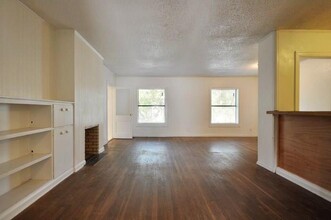 911 Duncan Ln in Austin, TX - Building Photo - Building Photo