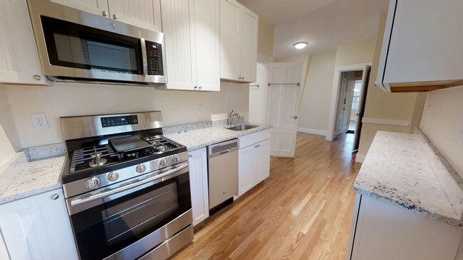 413 Washington St, Unit 3 in Cambridge, MA - Foto de edificio - Building Photo