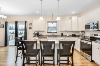 54 Chase Ct in Essex Junction, VT - Building Photo - Building Photo