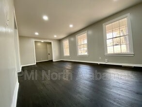 69 E Lakeside Dr in Florence, AL - Building Photo - Building Photo