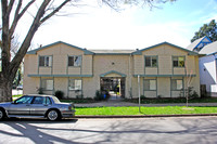 D Street Apartments in Sacramento, CA - Building Photo - Building Photo