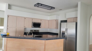 11213 Sailbrooke Dr in Riverview, FL - Foto de edificio - Building Photo