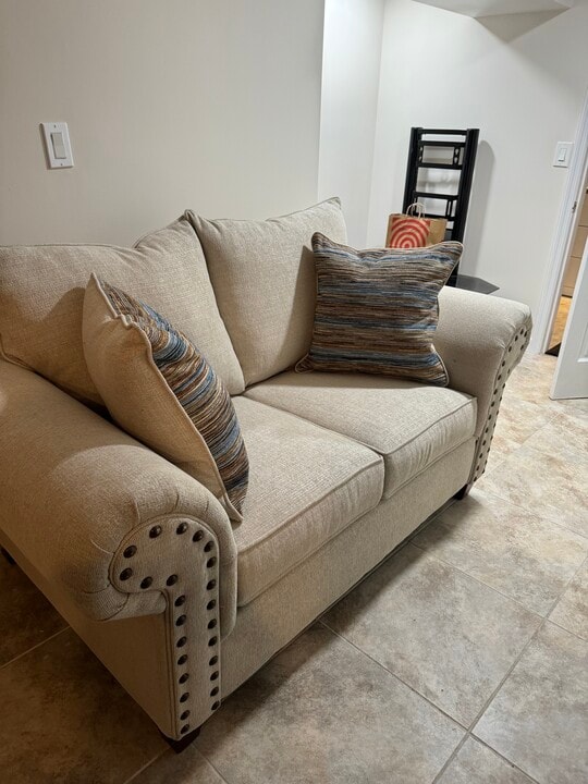 93 Brookside Ave, Unit Walk in in Mount Vernon, NY - Building Photo