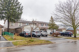 35 Withycombe Cres in Toronto, ON - Building Photo