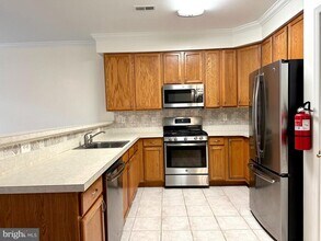 322 Amy Way in Cinnaminson, NJ - Building Photo - Building Photo