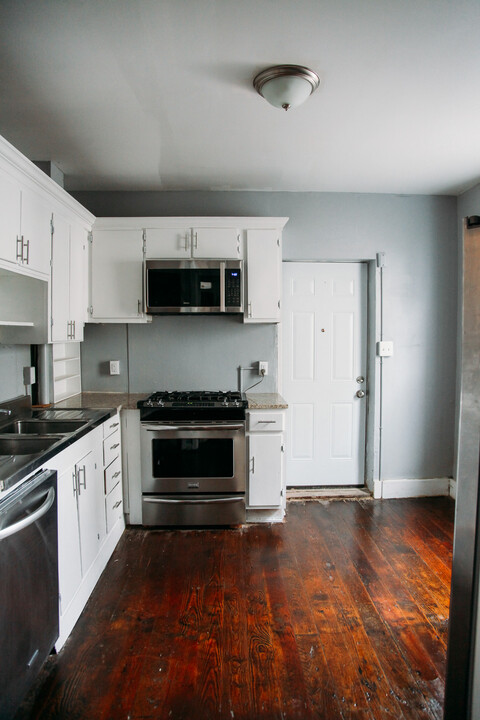1121 W Maple St in Allentown, PA - Building Photo