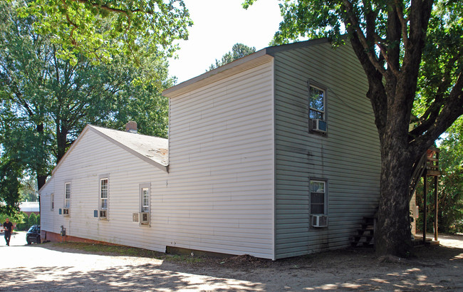 1518 Varsity Dr in Raleigh, NC - Foto de edificio - Building Photo