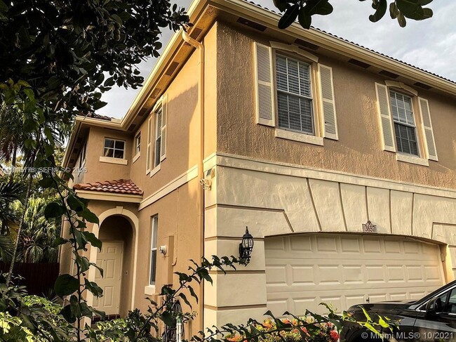 property at 3657 Asperwood Cir