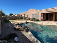 2421 W Marlin Dr in Chandler, AZ - Foto de edificio - Building Photo