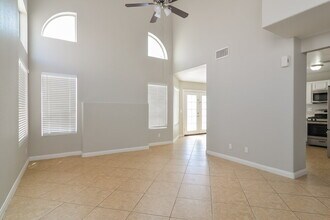 5571 Slice Dr in Las Vegas, NV - Foto de edificio - Building Photo