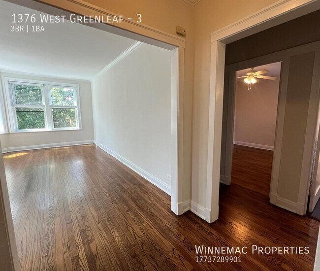 1376 W Greenleaf Ave in Chicago, IL - Building Photo - Building Photo