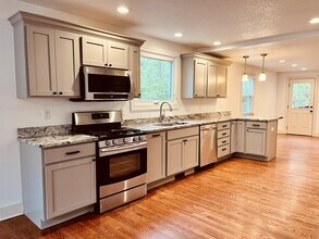 92 Morris St in Asheville, NC - Building Photo - Building Photo