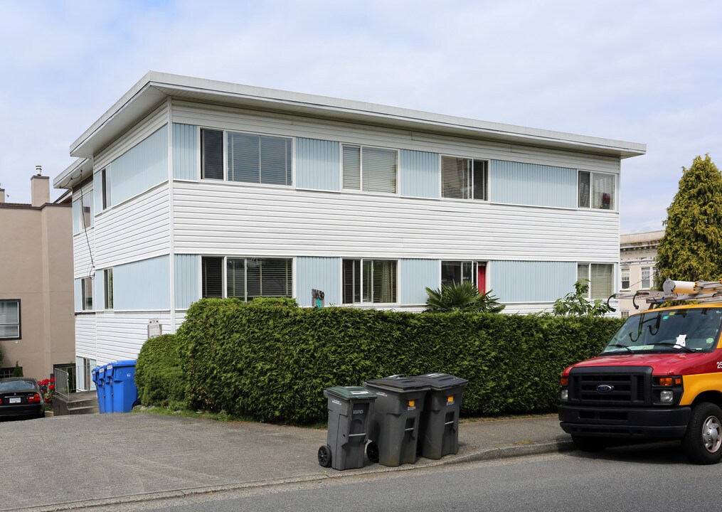 1639 Vine St in Vancouver, BC - Building Photo