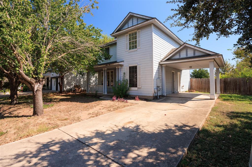 325 Tobin Dr in Buda, TX - Foto de edificio