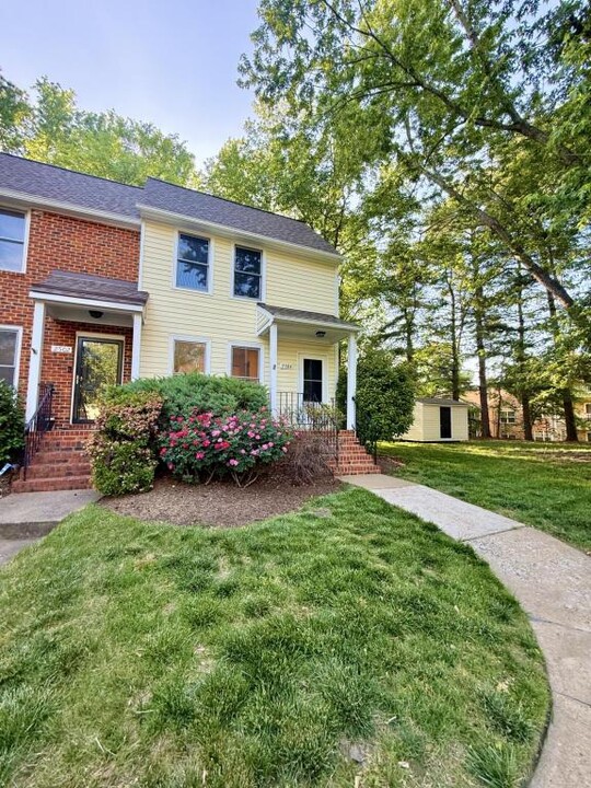 2504 Thicket Greene Ct in Henrico, VA - Building Photo