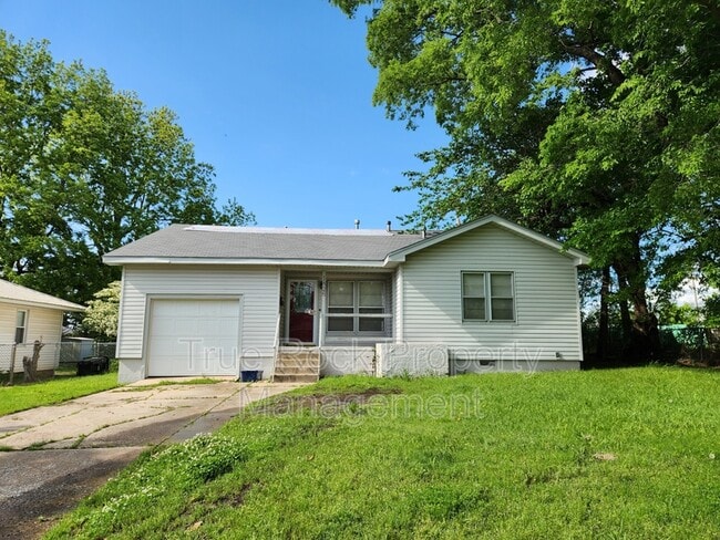 1826 E 6th in Ada, OK - Building Photo - Building Photo
