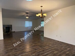 1933 SW 35th Pl in Redmond, OR - Building Photo - Building Photo