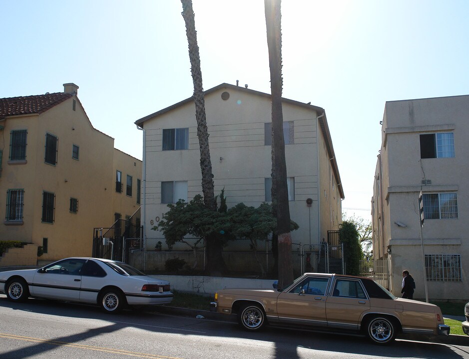601 N Normandie Ave in Los Angeles, CA - Building Photo