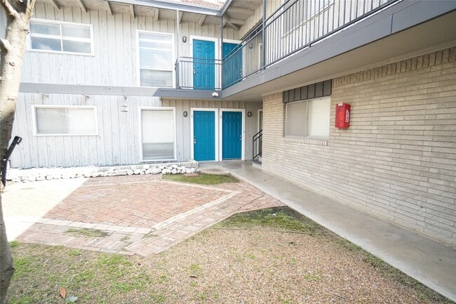 property at 2414 Mimosa Dr
