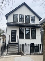 2046 W Moffat St, Unit 1 Apartamentos