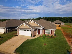 14228 Wildflower Dr in Harvest, AL - Building Photo - Building Photo