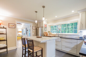 144 Woodbine Dr in East Hampton, NY - Building Photo - Building Photo