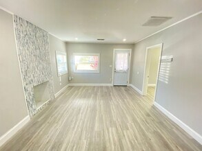 241 E Church Ave in Longwood, FL - Building Photo - Building Photo