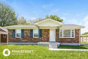 3114 Tara Gale Dr in Louisville, KY - Building Photo