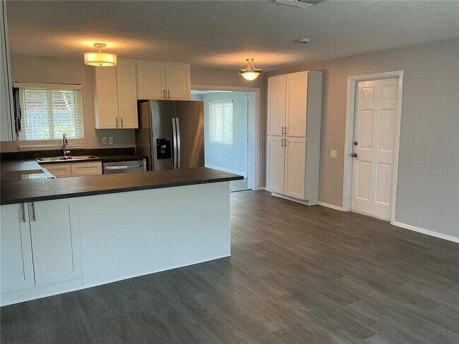 10888 Temple Ave in Seminole, FL - Building Photo - Building Photo
