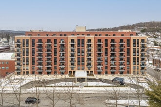 Park Place Tower in Peekskill, NY - Foto de edificio - Building Photo
