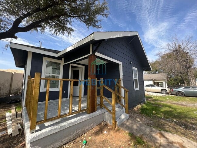 2211 Hooper St in Dallas, TX - Building Photo - Building Photo