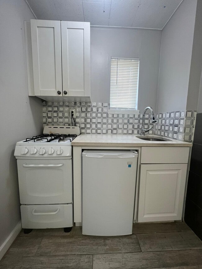 2843 Forest Hill Blvd in West Palm Beach, FL - Building Photo - Building Photo