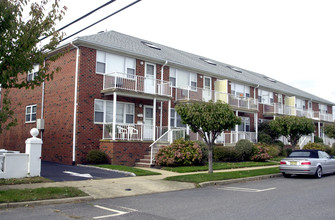 201-203 3rd Ave in Belmar, NJ - Foto de edificio - Building Photo