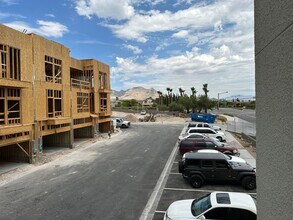 1180 Blossom Point St in Las Vegas, NV - Building Photo - Building Photo