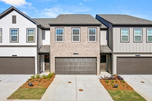 714 Rhone St in Cumming, GA - Building Photo