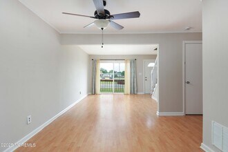 10 Primrose Ln in Brick, NJ - Building Photo - Building Photo